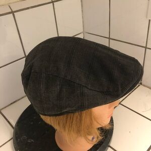 Vintage Andy cap, newsboy, flat cap, grey tweed-like cap, well - loved cap.